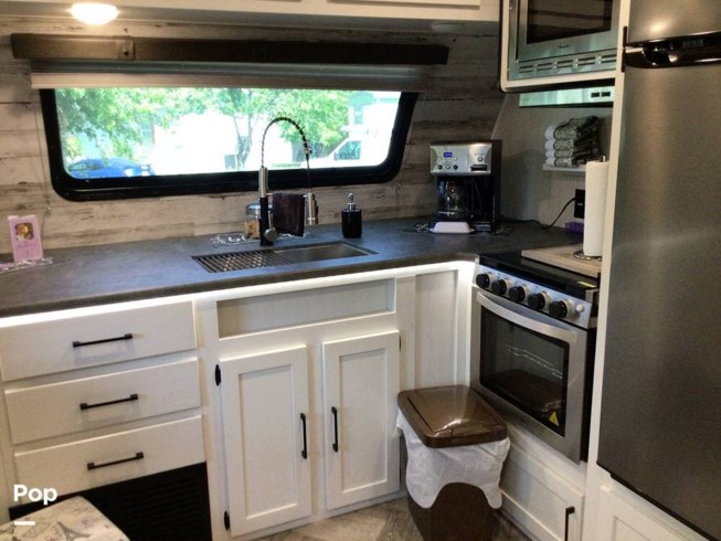 2022 Palomino Puma 26FKDS - Used Travel Trailer For Sale by Pop RVs in Frederick, Maryland