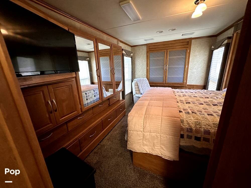2006 Fleetwood Pace Arrow 38L RV for Sale in Freeman, MO 64746 360996