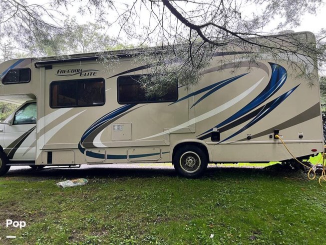 2019 Freedom Elite 28FE by Thor Motor Coach from Pop RVs in Katonah, New York