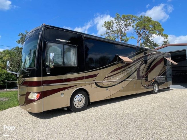 2012 Fleetwood Discovery 40G - Used Diesel Pusher For Sale by Pop RVs in Nokomis, Florida