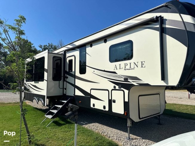 2018 Keystone Alpine 3401RS - Used Fifth Wheel For Sale by Pop RVs in Chandler, Texas