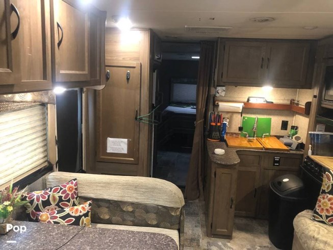 2017 Freelander 31BH by Coachmen from Pop RVs in Fort Lauderdale, Florida