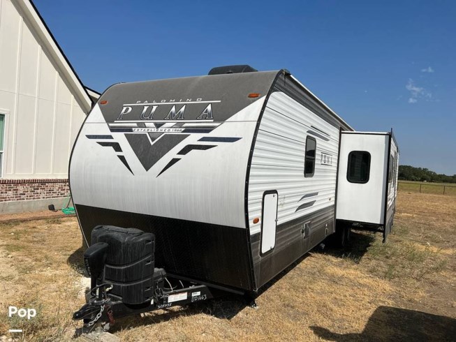 2022 Palomino Puma 32BHQS - Used Travel Trailer For Sale by Pop RVs in Liberty Hill, Texas