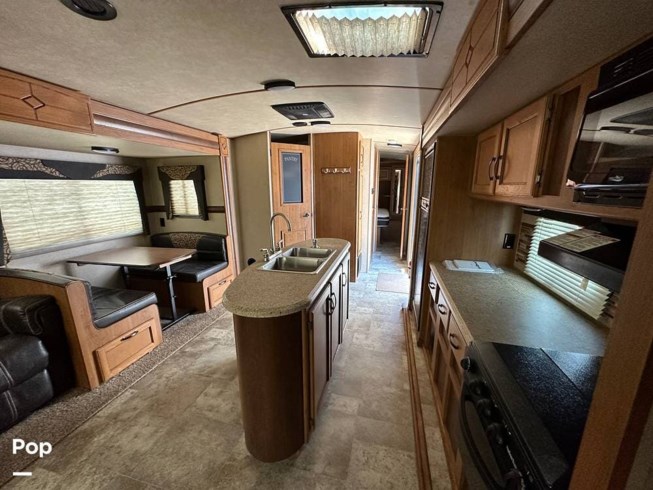 2017 Sunset Trail Super Lite 310RL by CrossRoads from Pop RVs in Newcastle, Oklahoma