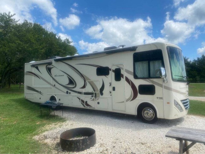 2018 Thor Motor Coach Hurricane 35M - Used Class A For Sale by Pop RVs in Pea Ridge, Arkansas