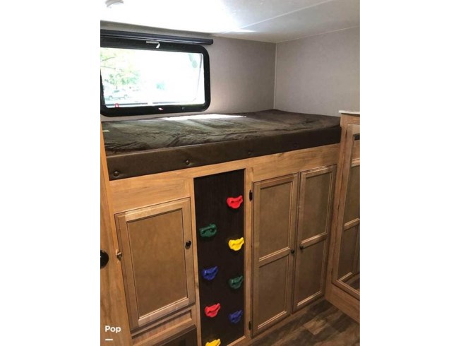 2019 Coachmen Freedom Express 320BHDS - Used Travel Trailer For Sale by Pop RVs in East Northport, New York