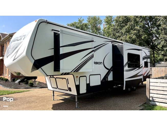 2015 Keystone Carbon 327 - Used Toy Hauler For Sale by Pop RVs in Hendersonville, Tennessee