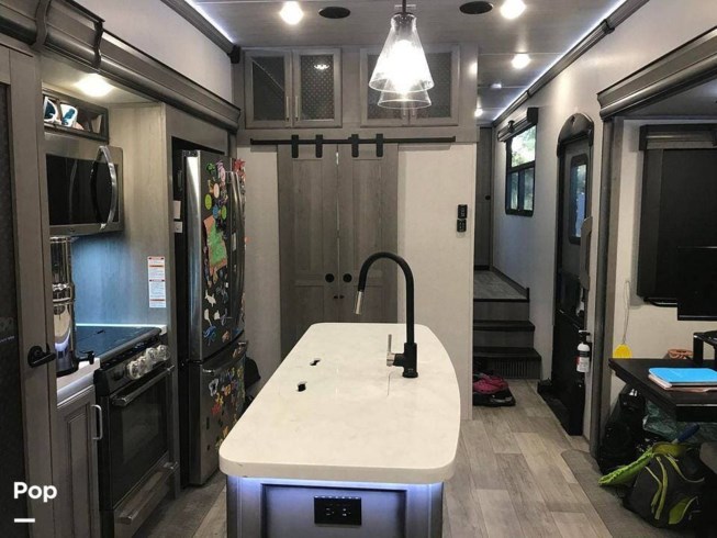 2021 Keystone Montana 3855BR - Used Fifth Wheel For Sale by Pop RVs in Castroville, Texas