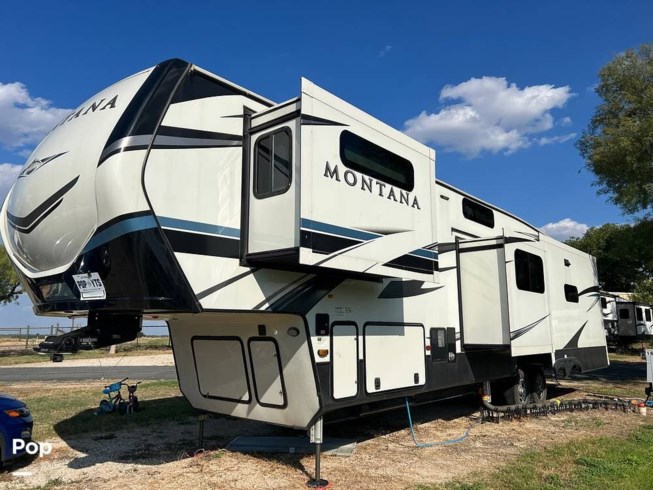2021 Montana 3855BR by Keystone from Pop RVs in Castroville, Texas