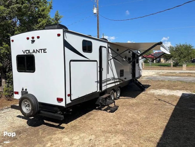 2020 CrossRoads Volante 32SB - Used Travel Trailer For Sale by Pop RVs in Kempner, Texas