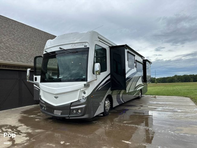 2022 Discovery LXE 40M by Fleetwood from Pop RVs in Carthage, Texas