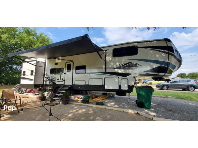 2022 Heartland Milestone 386BH - Used Fifth Wheel For Sale by Pop RVs in Northlake, Texas