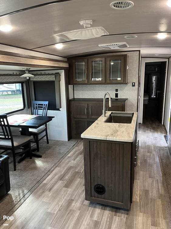 2019 Forest River Heritage Glen LTZ 273RL - Used Travel Trailer For Sale by Pop RVs in Trinity, Texas features Leveling Jacks, Slideout, Air Conditioning, Awning