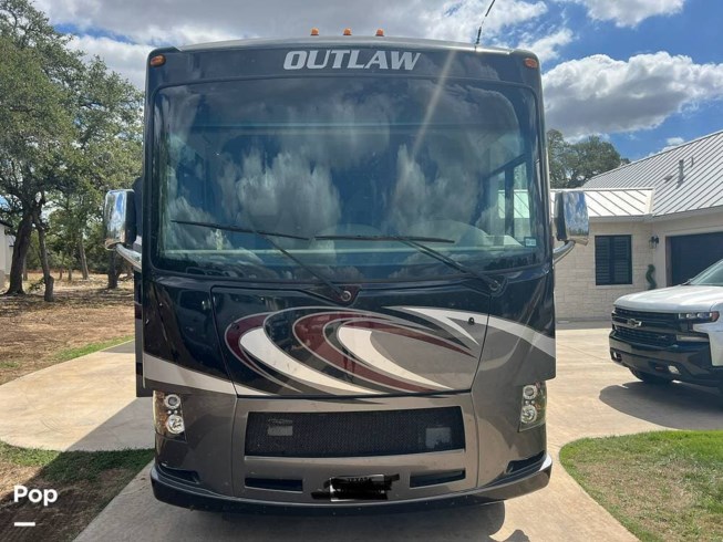 2018 Thor Motor Coach Outlaw 37RB - Used Toy Hauler For Sale by Pop RVs in Bulverde, Texas