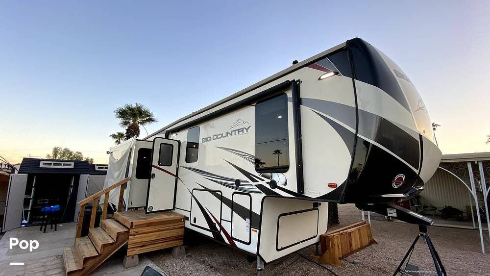 2020 Heartland Big Country 3155RLK - Used Fifth Wheel For Sale by Pop RVs in Phoenix, Arizona features Air Conditioning, Leveling Jacks, Slideout, Awning