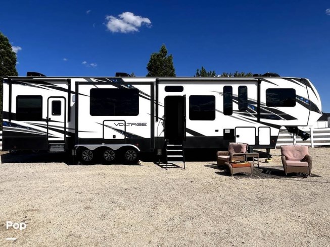 2019 Dutchmen Voltage 4205 - Used Toy Hauler For Sale by Pop RVs in Spanish Springs, Nevada