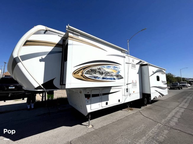 2014 Keystone Montana 3582RL - Used Fifth Wheel For Sale by Pop RVs in Las Vegas, Nevada