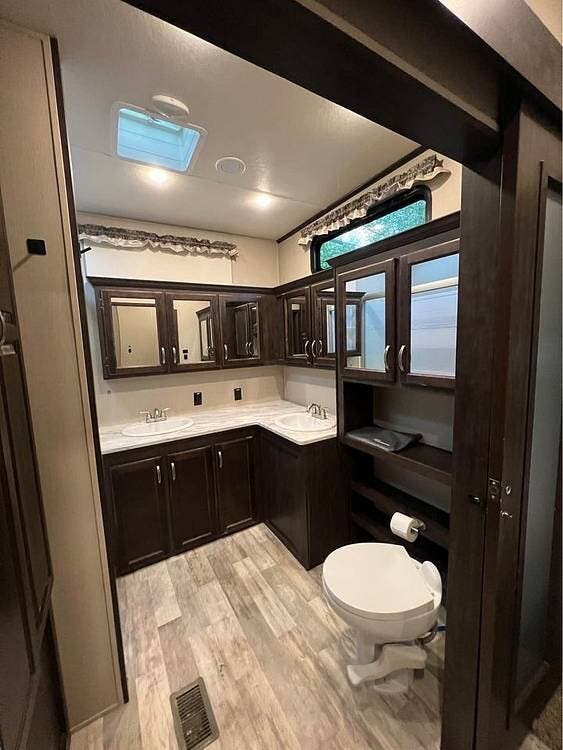 2020 Coachmen Brookstone 344FL RV for Sale in El Paso TX 79922