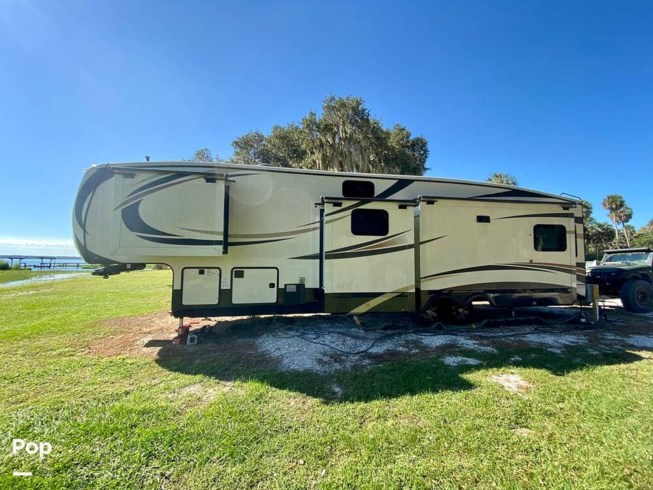 2017 North Point 377RLBH by Jayco from Pop RVs in Lake Wales, Florida