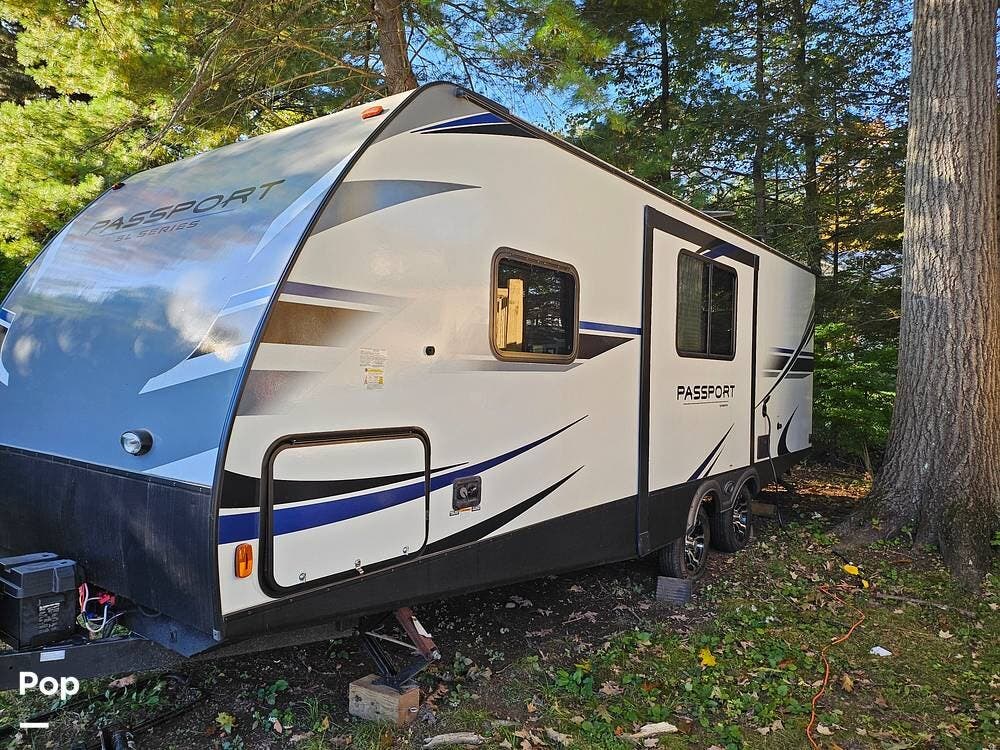 2020 Keystone Passport SL 240BH - Used Travel Trailer For Sale by Pop RVs in Bristol, Connecticut features Leveling Jacks, Air Conditioning, Awning, Slideout