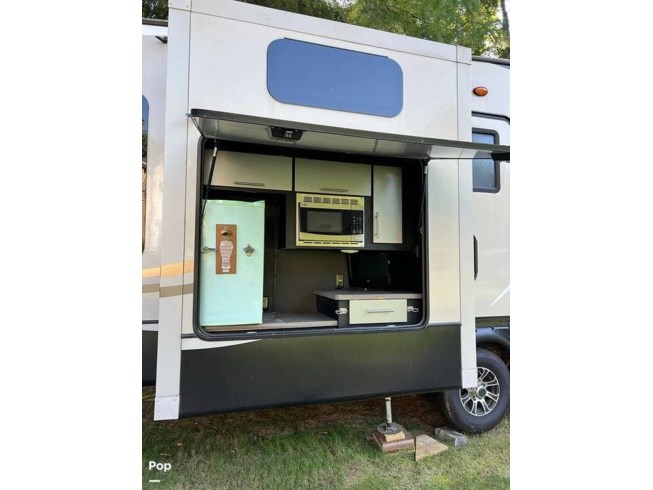 2017 Montana High Country 362RD by Keystone from Pop RVs in East Brookfield, Massachusetts