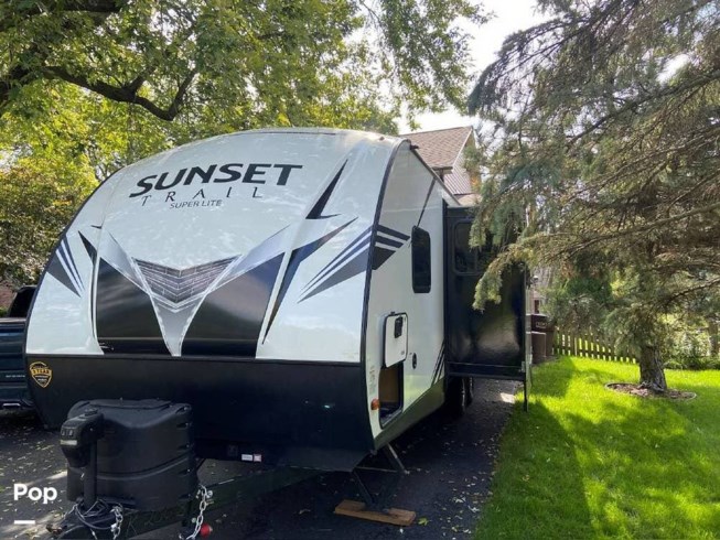 2019 CrossRoads Sunset Trail 253RB - Used Travel Trailer For Sale by Pop RVs in Frankfort, Illinois