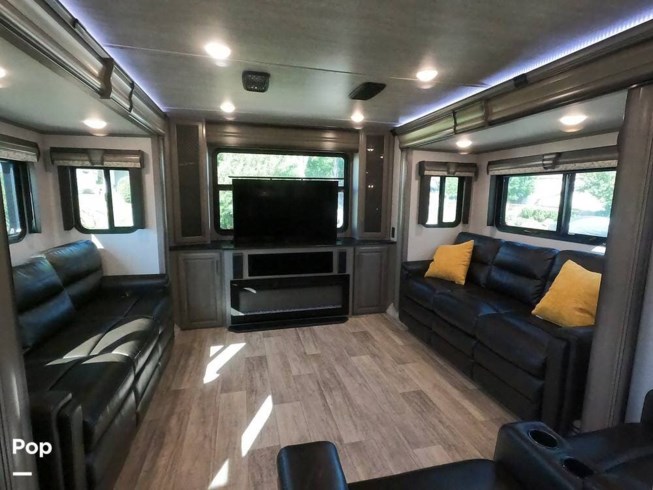 2021 Keystone Montana 3791RD - Used Fifth Wheel For Sale by Pop RVs in Colton, California
