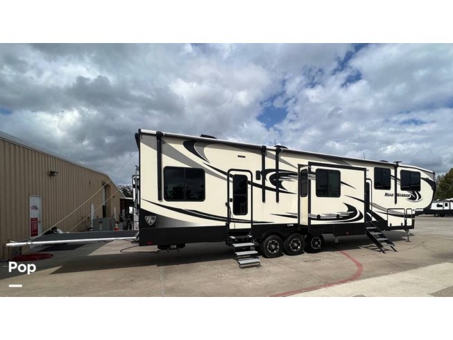 2018 Heartland Road Warrior 429 - Used Toy Hauler For Sale by Pop RVs in Conroe, Texas