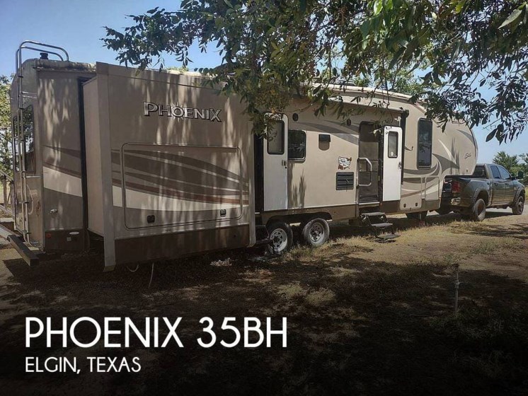 Used 2016 Shasta Phoenix 35BH available in Elgin, Texas