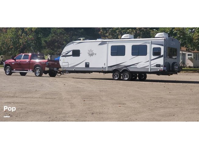 2021 Highland Ridge Light 275RLS - Used Travel Trailer For Sale by Pop RVs in Lincoln Park, Michigan