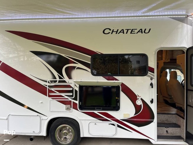 2021 Thor Motor Coach Chateau 24F - Used Class C For Sale by Pop RVs in Eastlake, Ohio