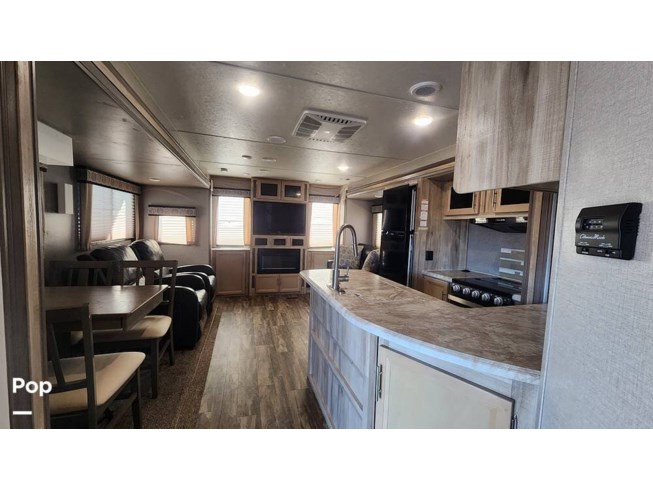 2020 Coachmen Catalina 333RETS - Used Travel Trailer For Sale by Pop RVs in Crowley, Texas