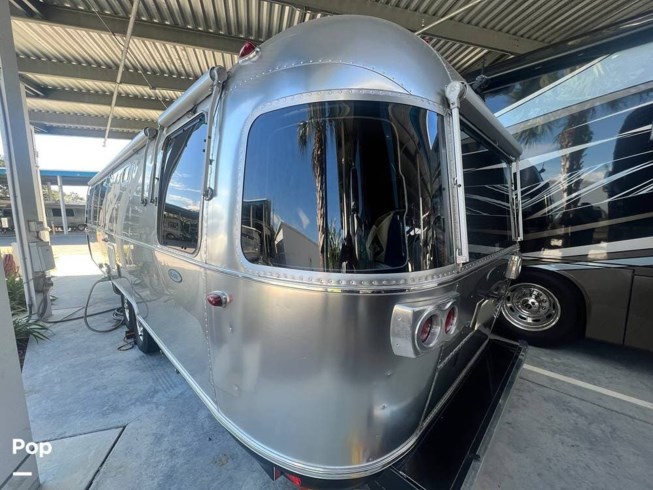 2018 Airstream Classic 30RB - Used Travel Trailer For Sale by Pop RVs in Sarasota, Florida