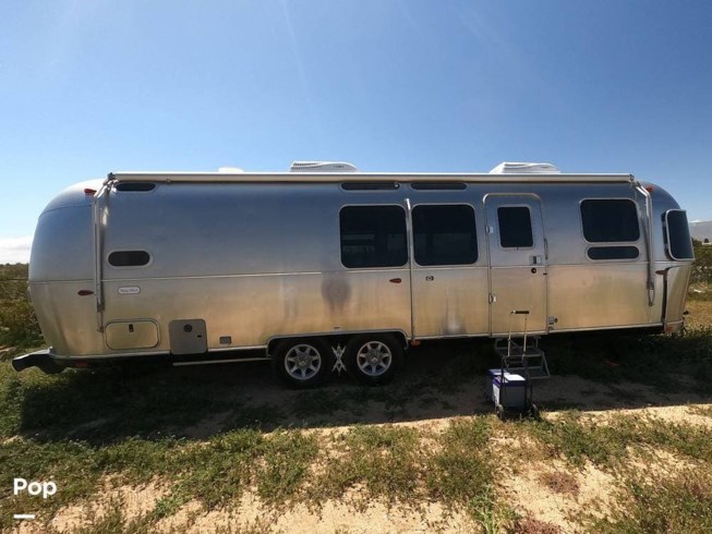 2023 Flying Cloud 30FB BUNK by Airstream from Pop RVs in Phelan, California