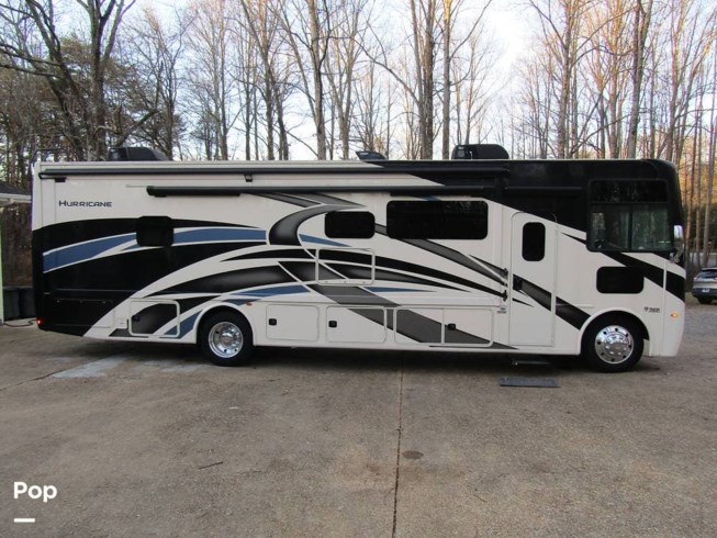 2021 Thor Motor Coach Hurricane 34R - Used Class A For Sale by Pop RVs in Signal Mountain, Tennessee