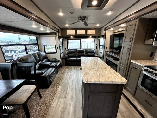 2021 Coachmen Chaparral 360IBL - Used Fifth Wheel For Sale by Pop RVs in Cypress, Texas