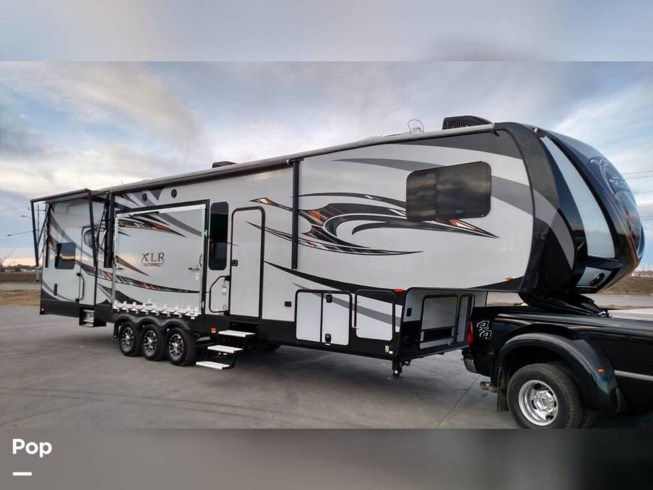 2016 Forest River XLR Thunderbolt 420AMP - Used Toy Hauler For Sale by Pop RVs in Greeley, Colorado