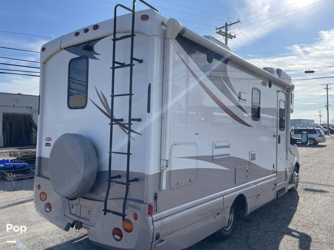 2014 Winnebago View 24M - Used Class C For Sale by Pop RVs in Madison Heights, Michigan