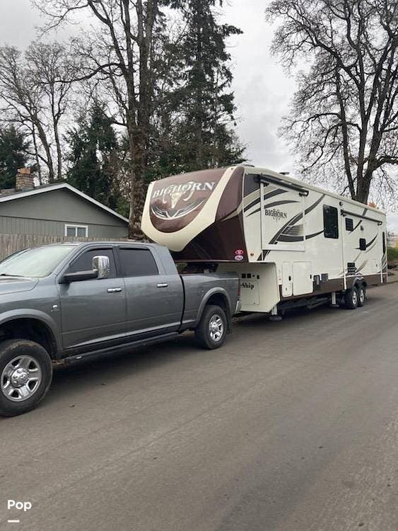 2017 Heartland Bighorn 3760EL - Used Fifth Wheel For Sale by Pop RVs in Salem, Oregon features Awning, Air Conditioning, Leveling Jacks, Slideout