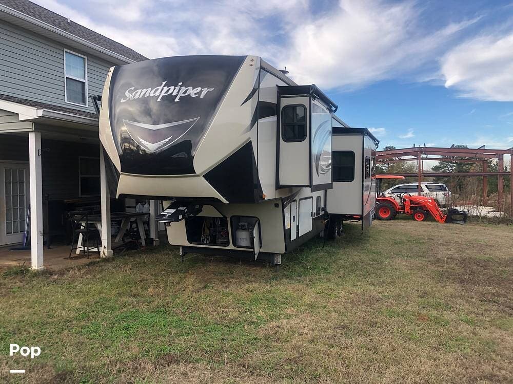 2020 Forest River Sandpiper 383RBLOK - Used Fifth Wheel For Sale by Pop RVs in Clanton, Alabama features Awning, Slideout, Air Conditioning