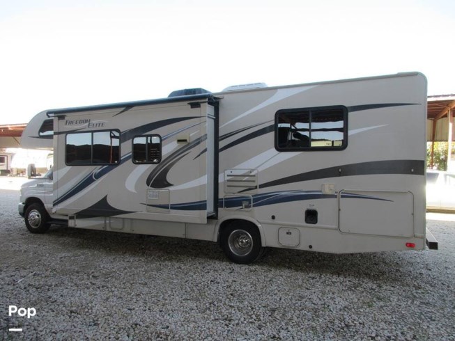 2015 Thor Motor Coach Freedom Elite 28H - Used Class C For Sale by Pop RVs in Round Rock, Texas