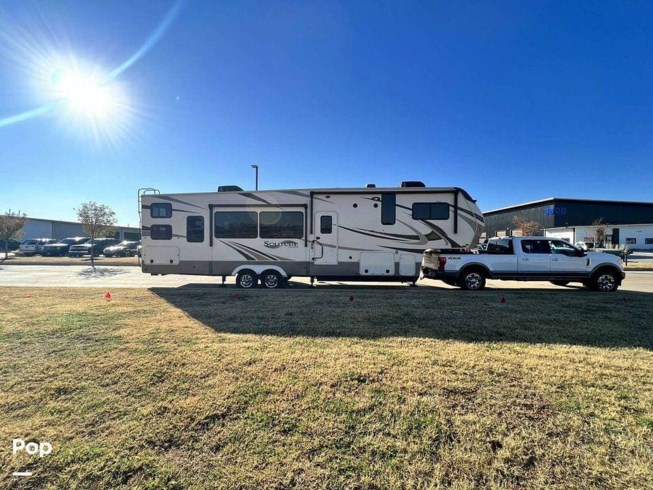 2020 Grand Design Solitude 3550BHR - Used Fifth Wheel For Sale by Pop RVs in Oklahoma City, Oklahoma