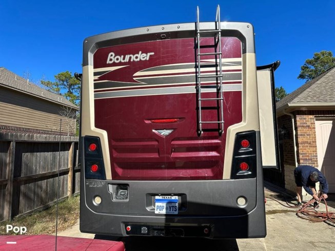 2017 Bounder 36H by Fleetwood from Pop RVs in Montgomery, Texas