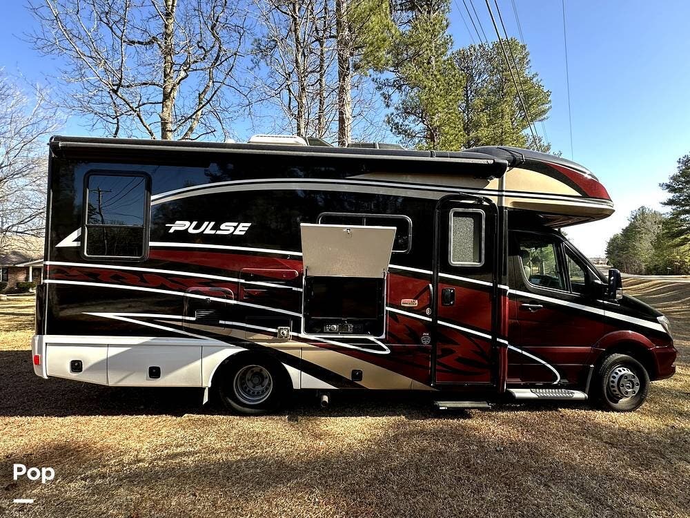 2019 Fleetwood Pulse 24A - Used Class C For Sale by Pop RVs in Belden, Mississippi features Air Conditioning, Slideout, Awning, Generator