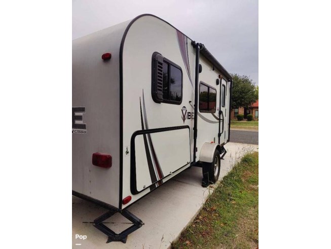 2014 Forest River V-Cross Vibe Limited Series 6502 - Used Travel Trailer For Sale by Pop RVs in Killeen, Texas
