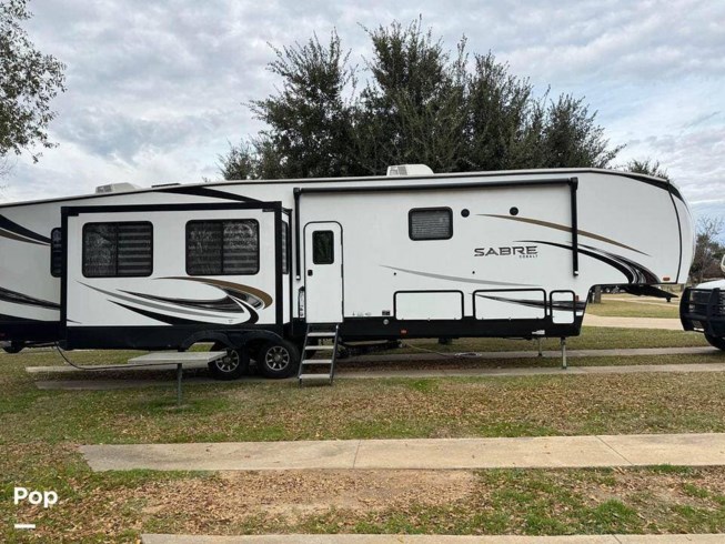 2022 Forest River Sabre 37FBT - Used Fifth Wheel For Sale by Pop RVs in Bullard, Texas