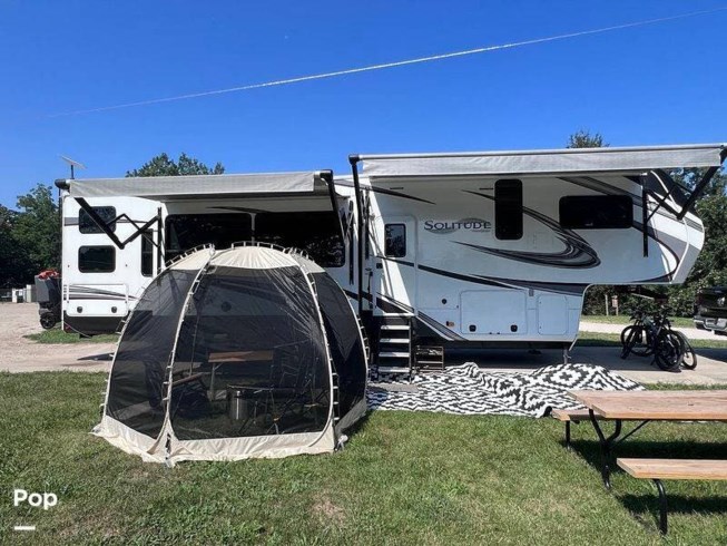 2022 Grand Design Solitude 3550BH-R - Used Fifth Wheel For Sale by Pop RVs in Northport, Alabama