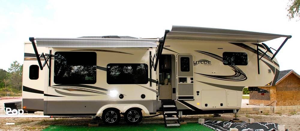 2021 Grand Design Solitude 345GKR - Used Fifth Wheel For Sale by Pop RVs in Myakka City, Florida features Generator, Slideout, Leveling Jacks, Air Conditioning, Awning