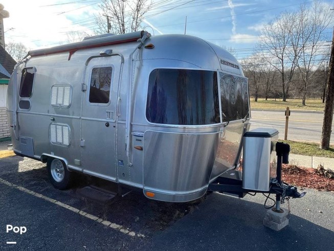 2015 Airstream International Airstream  19 Signature - Used Travel Trailer For Sale by Pop RVs in Shelby, Michigan