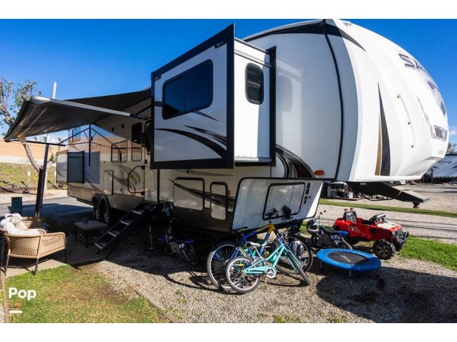 2022 Forest River Sabre 37 FLL - Used Fifth Wheel For Sale by Pop RVs in Castaic, California